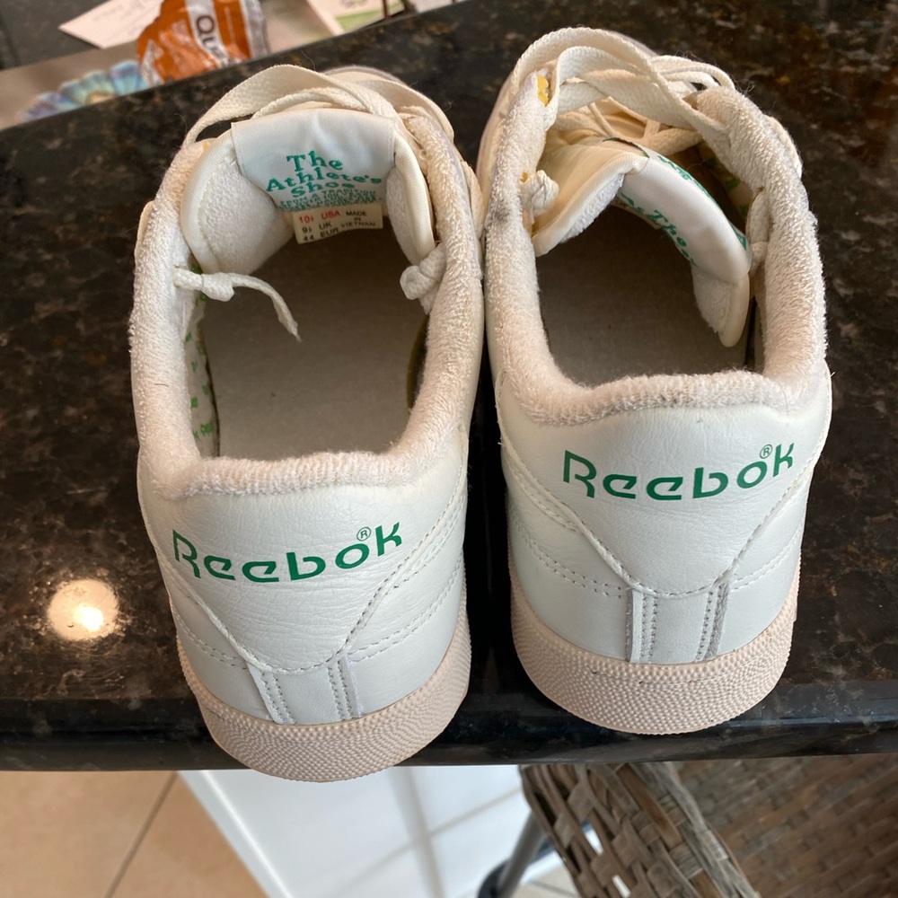 Reebok tennis shoes 10.5